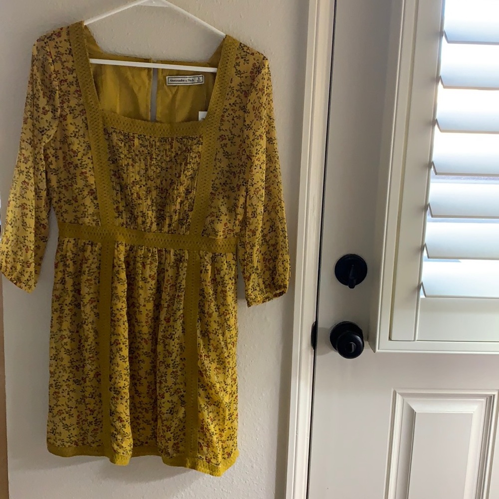 Abercrombie & Fitch M Floral Yellow Dress